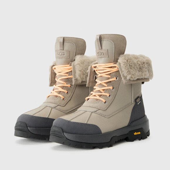 🇨🇦 UGG Women's Adirondack Boot XXV - Picture 1 of 13